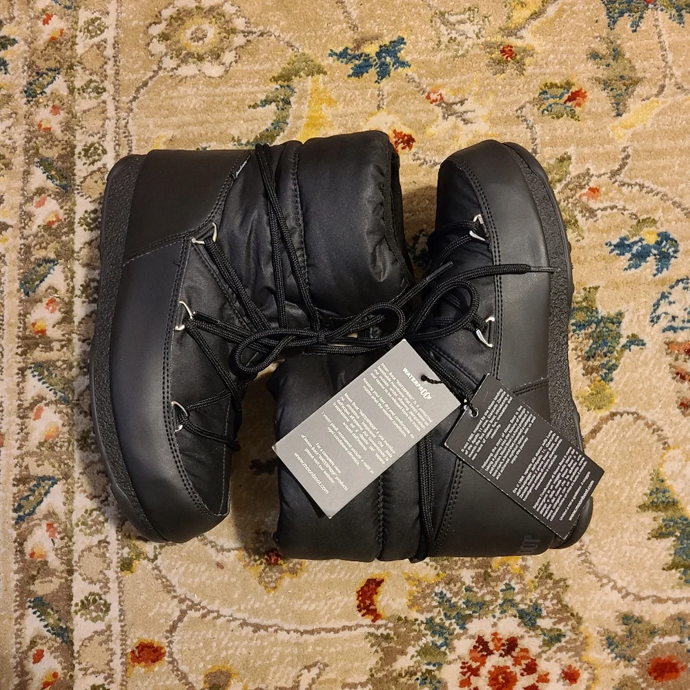 MOON BOOTS Black Nylon Low Moon Boot - Picture 8 of 12